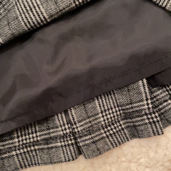 Three Piece Women’s Plaid Wool Set - Picture 14 of 16